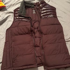 Burgundy vest AMERICAN EAGLE